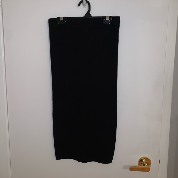 Forever 21 Dresses & Skirts - 👗NWOT - FOREVER 21 ribbed midi skirt
